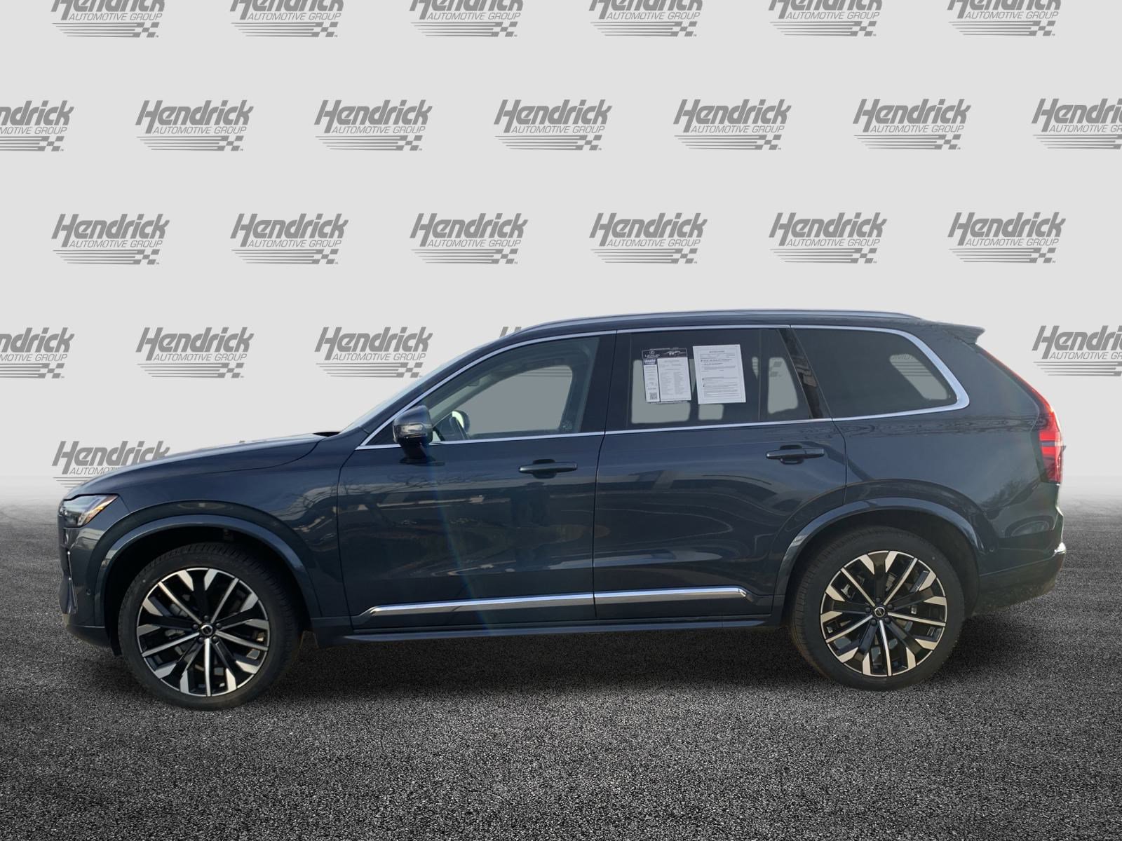Used 2025 Volvo XC90 B6 Plus image 7