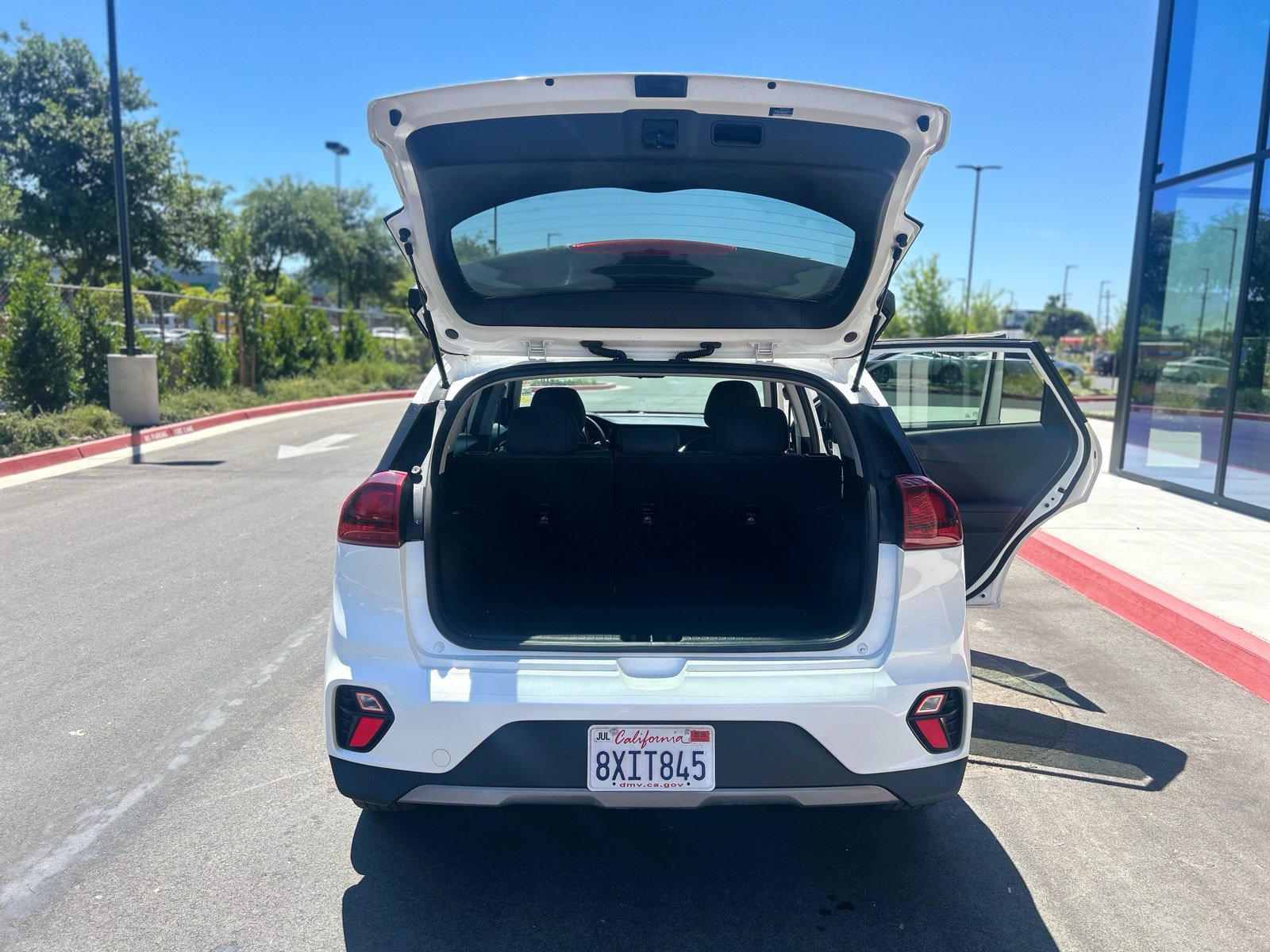 Used 2021 Kia Niro LX FWD image 6