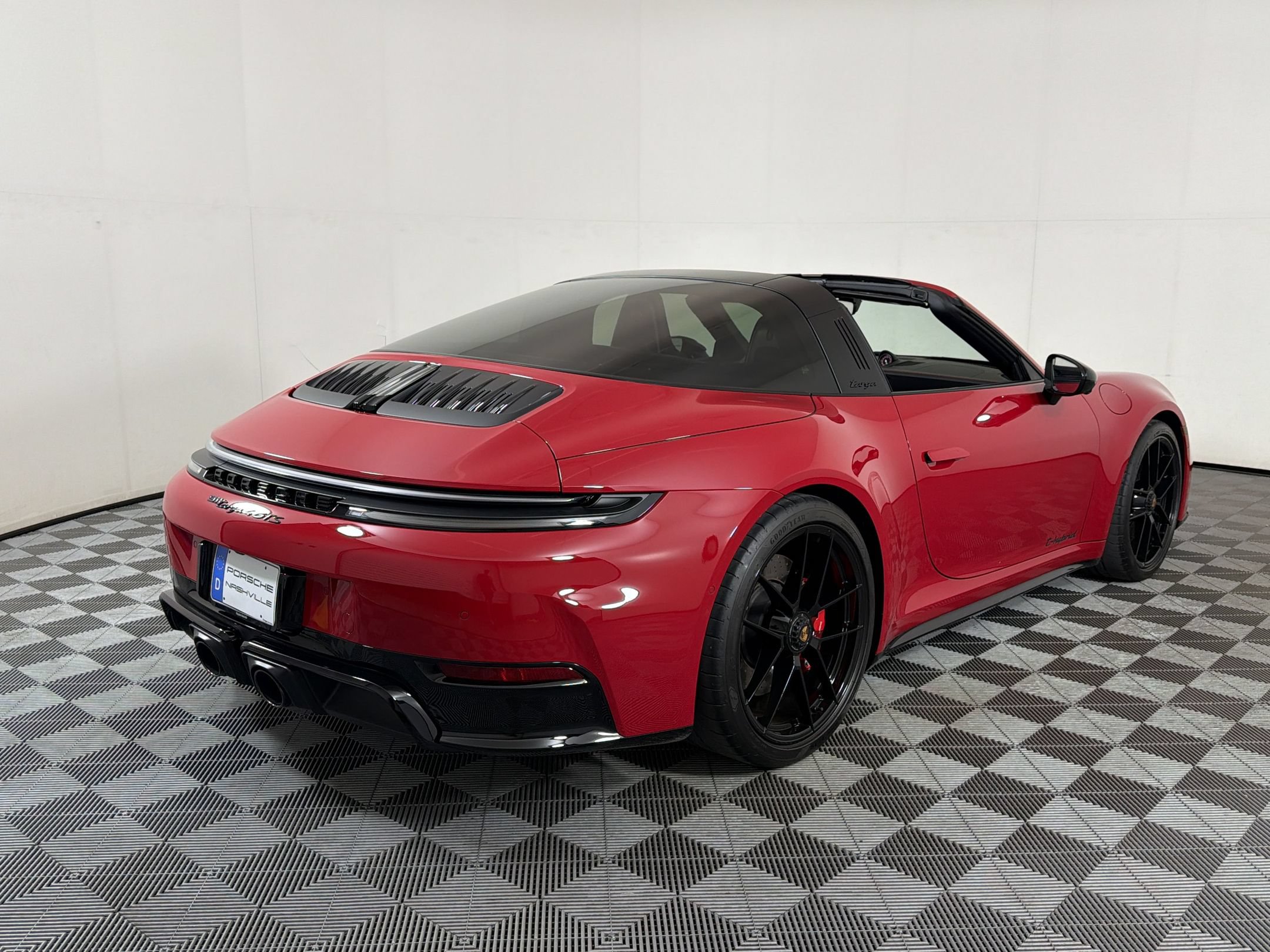 Certified 2025 Porsche 911 Targa 4 GTS AWD/4WD image 10