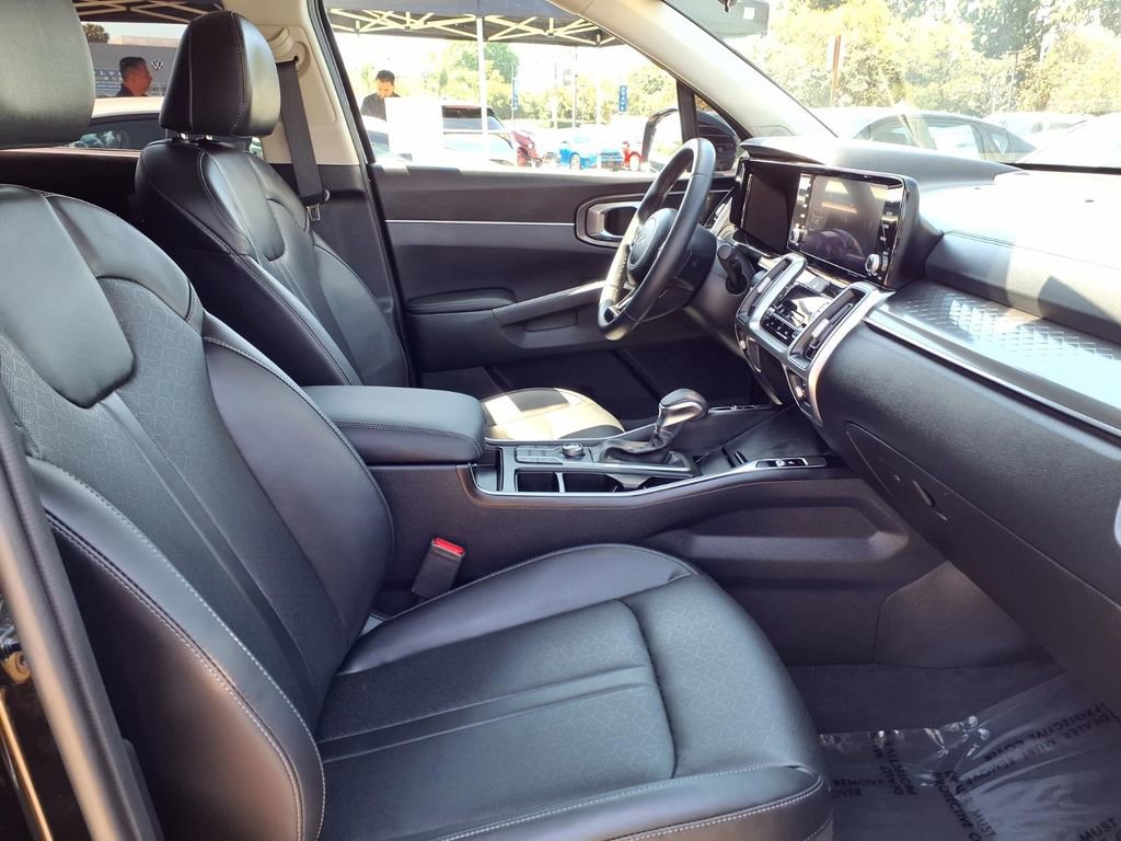 Certified 2023 Kia Sorento S image 7