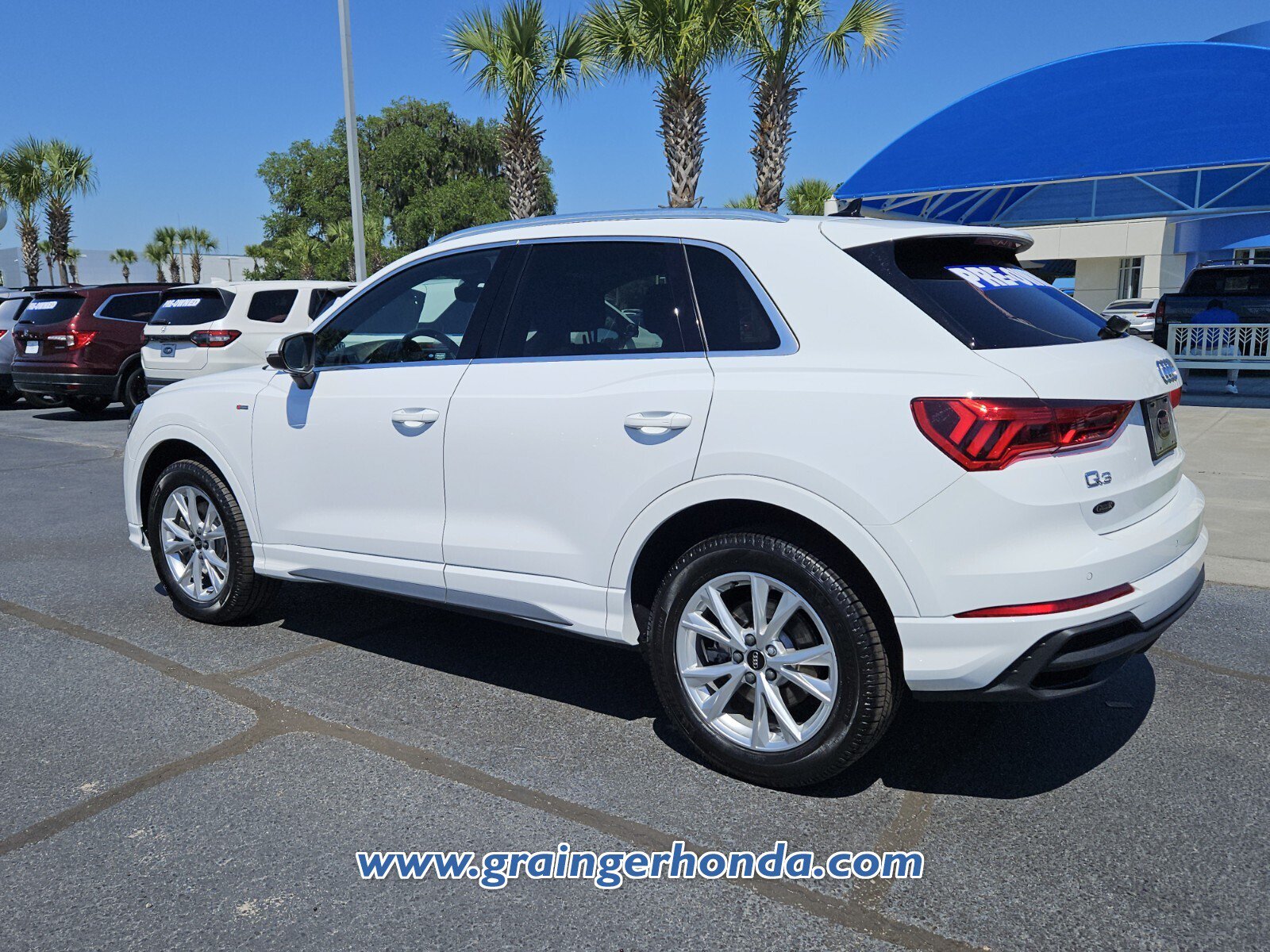 Used 2024 Audi Q3 2.0T Premium AWD/4WD image 3