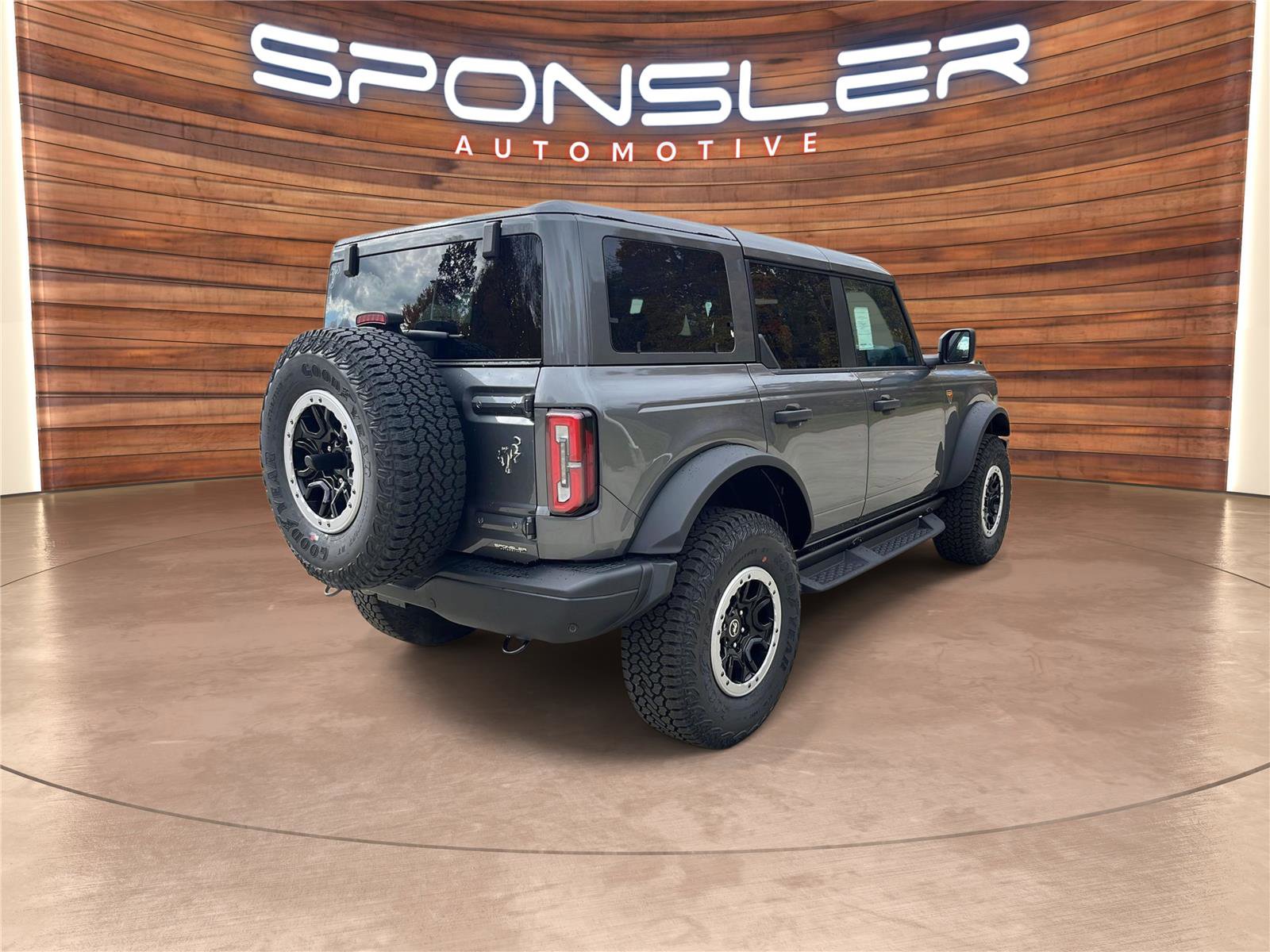 New 2025 Ford Bronco Badlands w/ Sasquatch Package AWD/4WD image 8