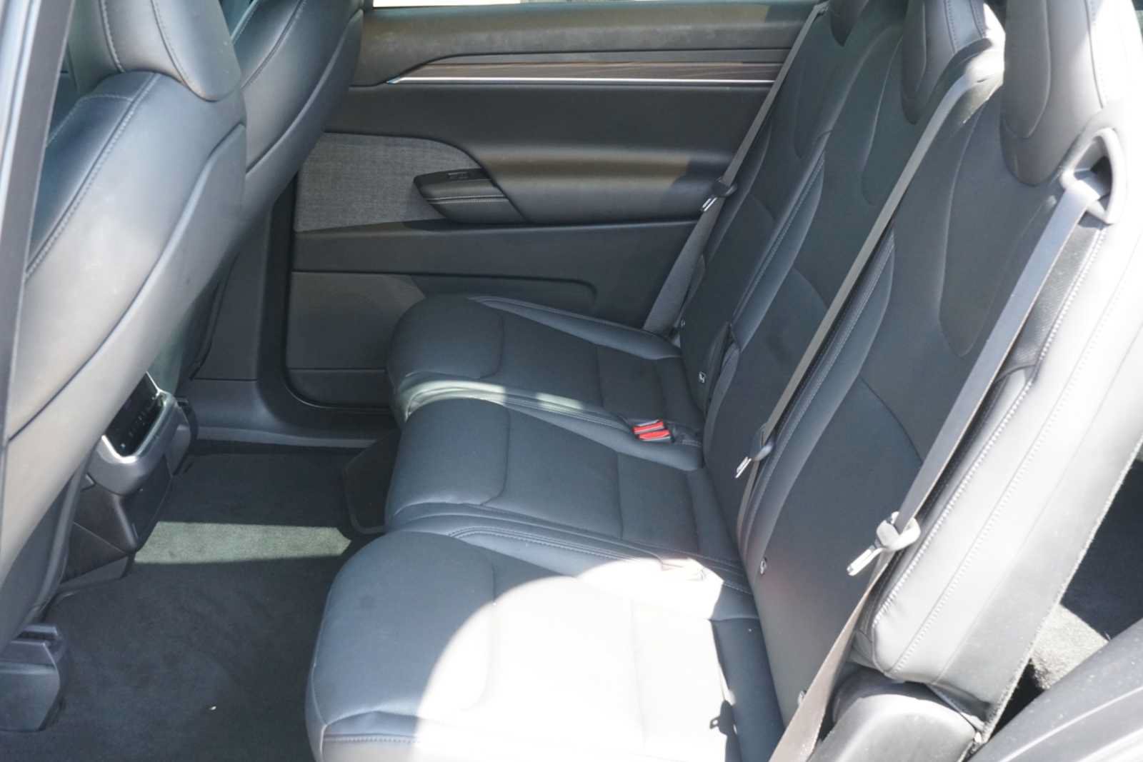 Used 2024 Tesla Model X AWD/4WD image 7
