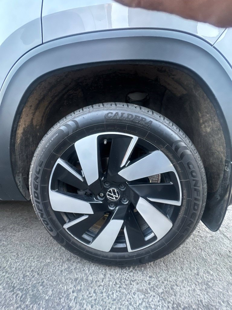 Used 2024 Volkswagen Atlas Cross Sport SE AWD/4WD image 7