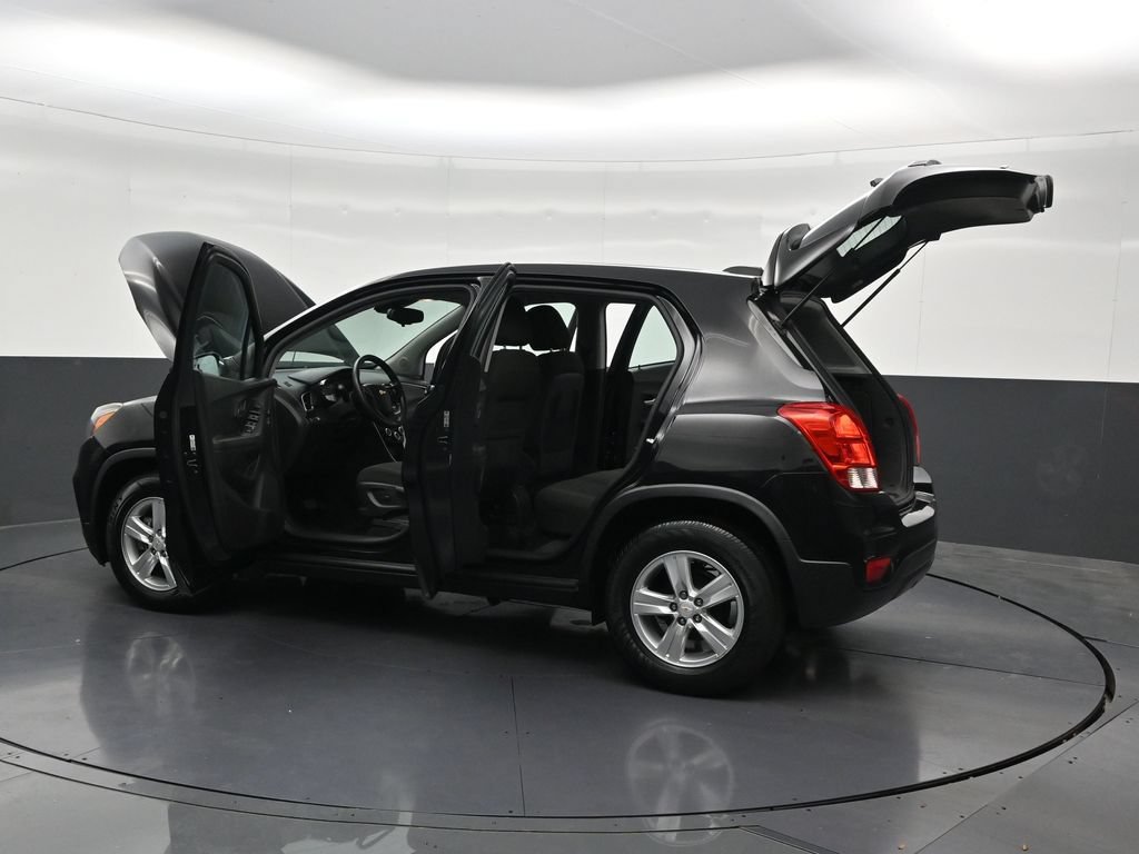 Used 2021 Chevrolet Trax LS FWD image 39