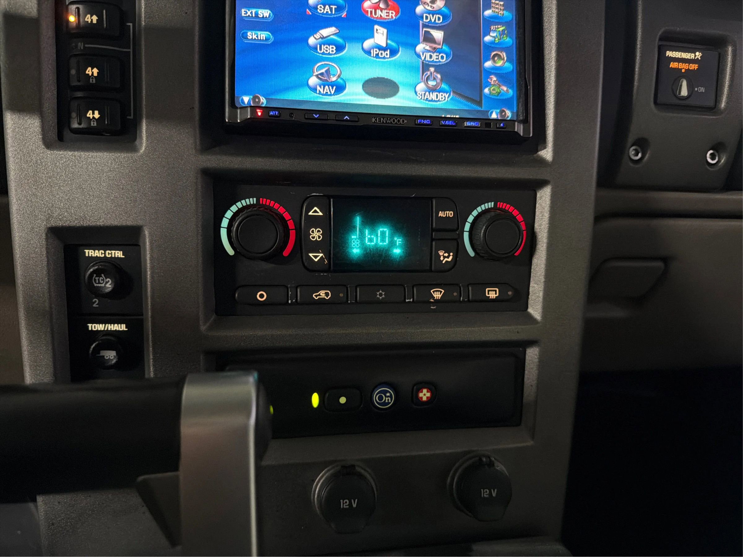 Used 2003 HUMMER H2 w/ Preferred Equipment Group image 21