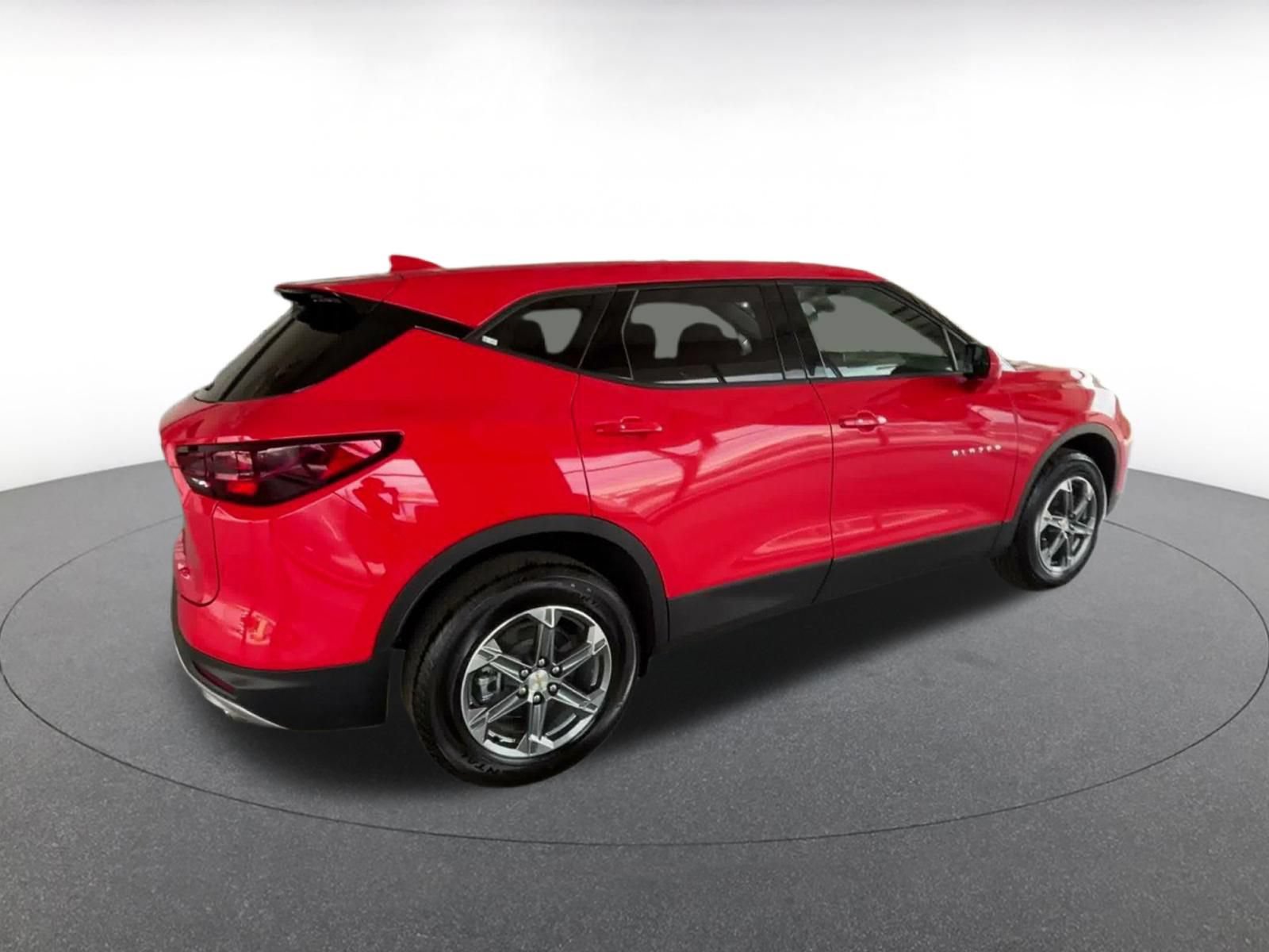 Used 2025 Chevrolet Blazer LT FWD image 13
