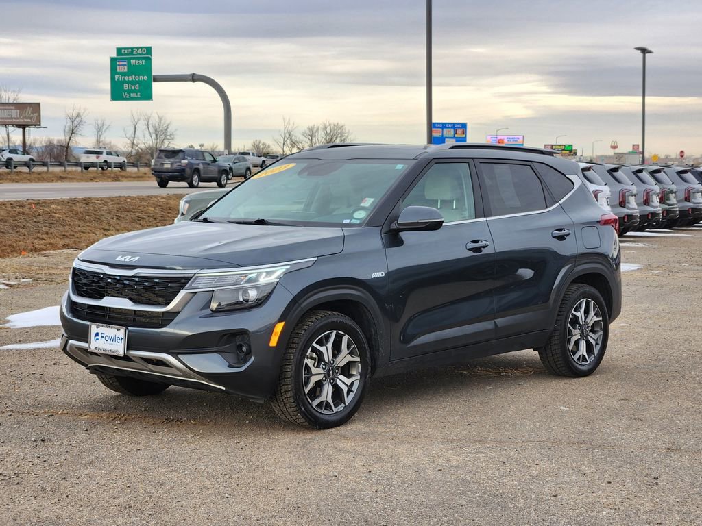 Used 2023 Kia Seltos EX image 4
