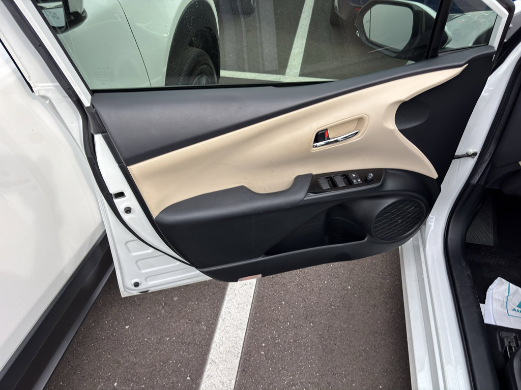Used 2022 Toyota Prius XLE FWD image 11