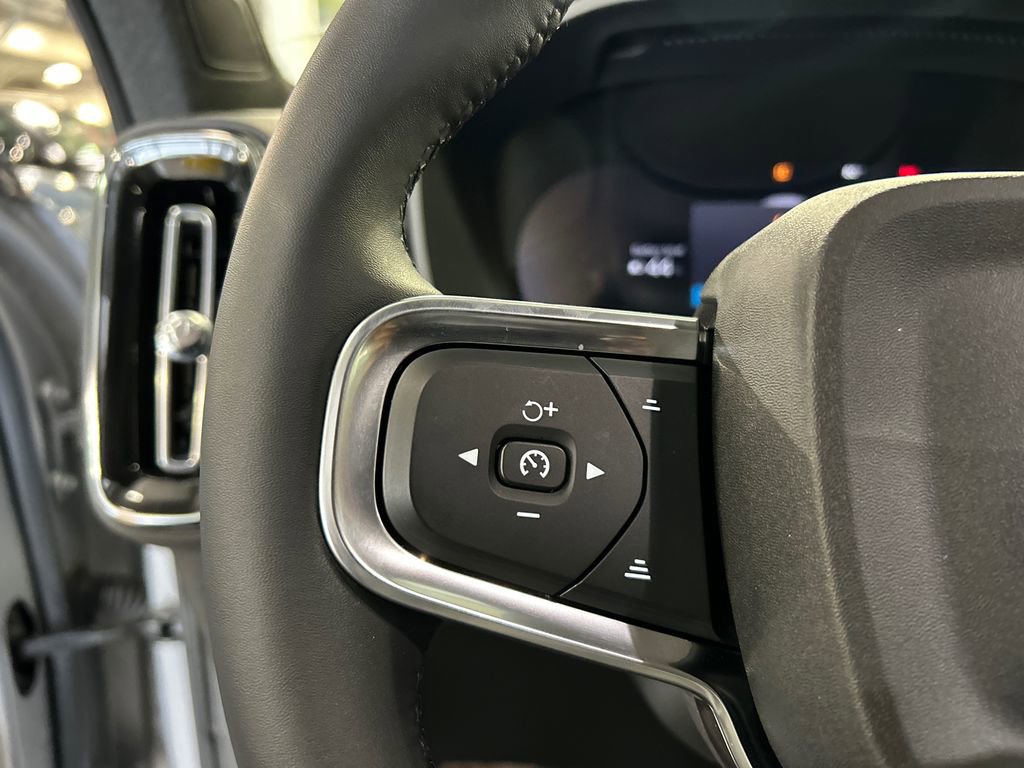 Certified 2023 Volvo C40 P8 Recharge Ultimate image 13