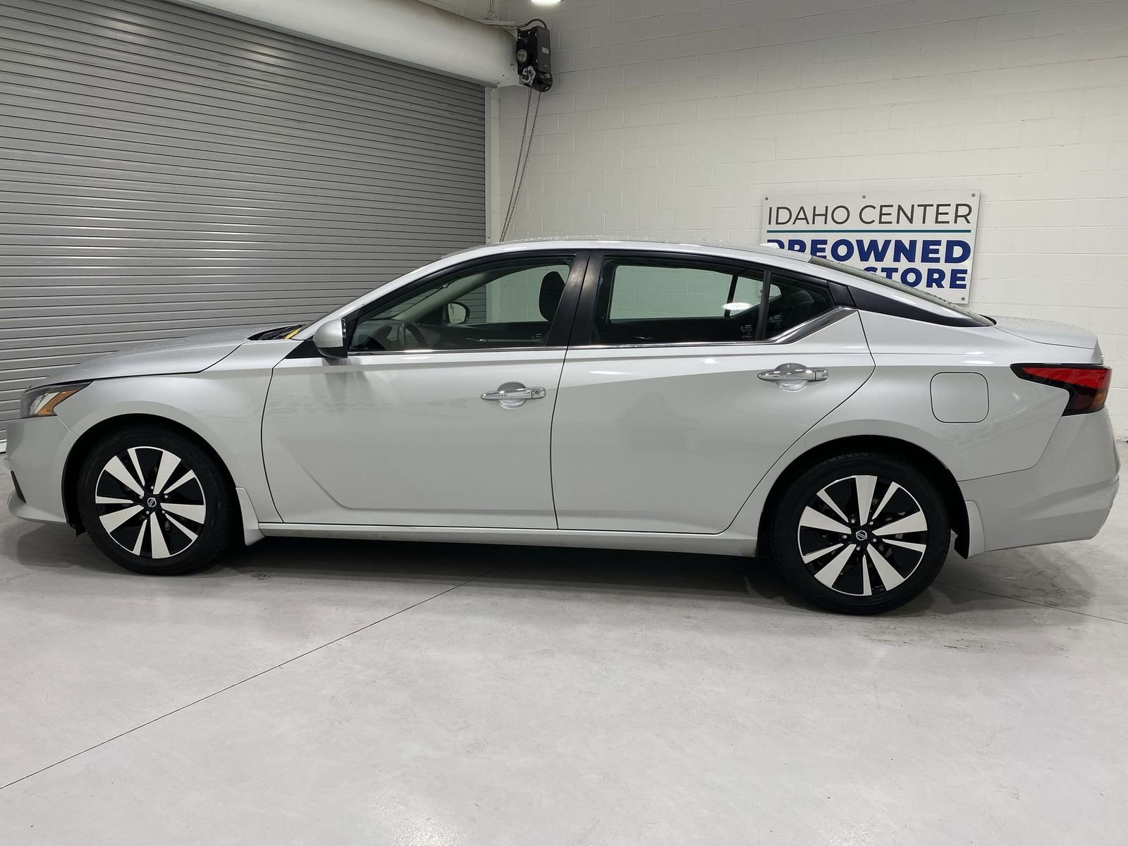 Used 2022 Nissan Altima 2.5 SV FWD image 5