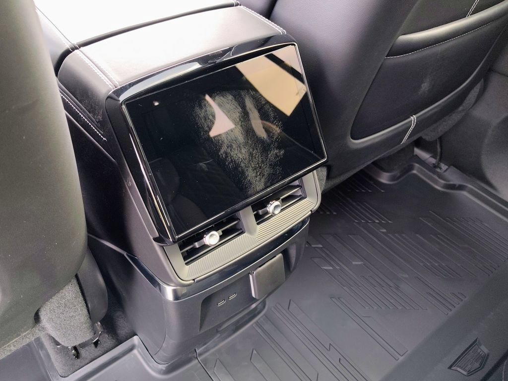 New 2027 Cadillac Vistiq Premium Luxury w/ LPO, Floor Liner Package AWD/4WD image 37