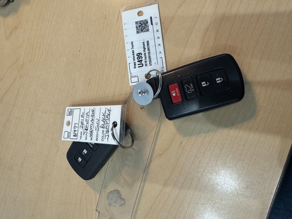 Certified 2018 Toyota Highlander Limited Platinum image 29