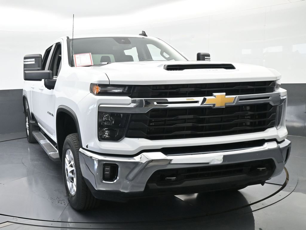 Used 2025 Chevrolet Silverado 2500 LT w/ Convenience Package image 9