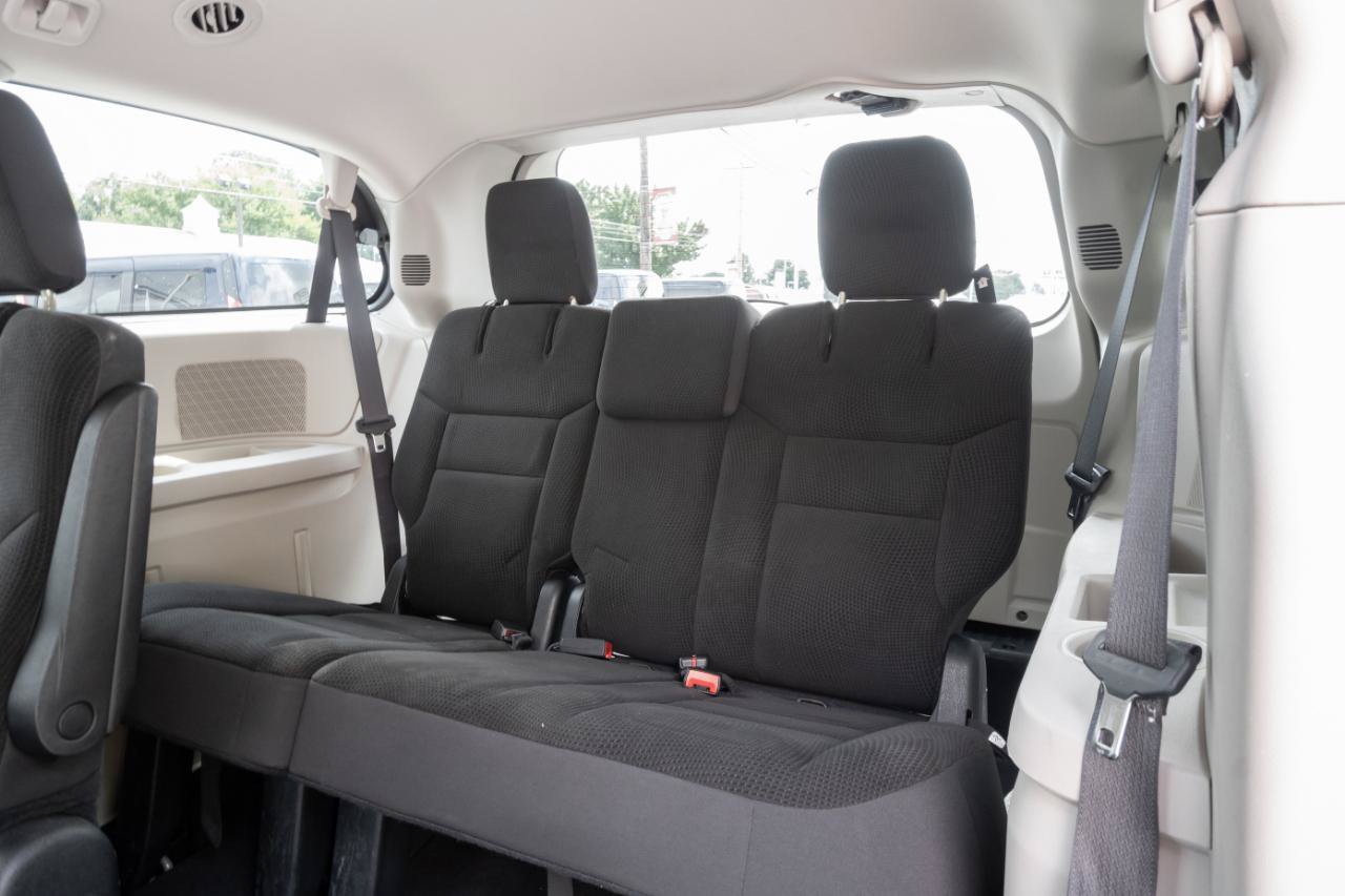 Used 2017 Dodge Grand Caravan SE w/ Power Window Group FWD image 19