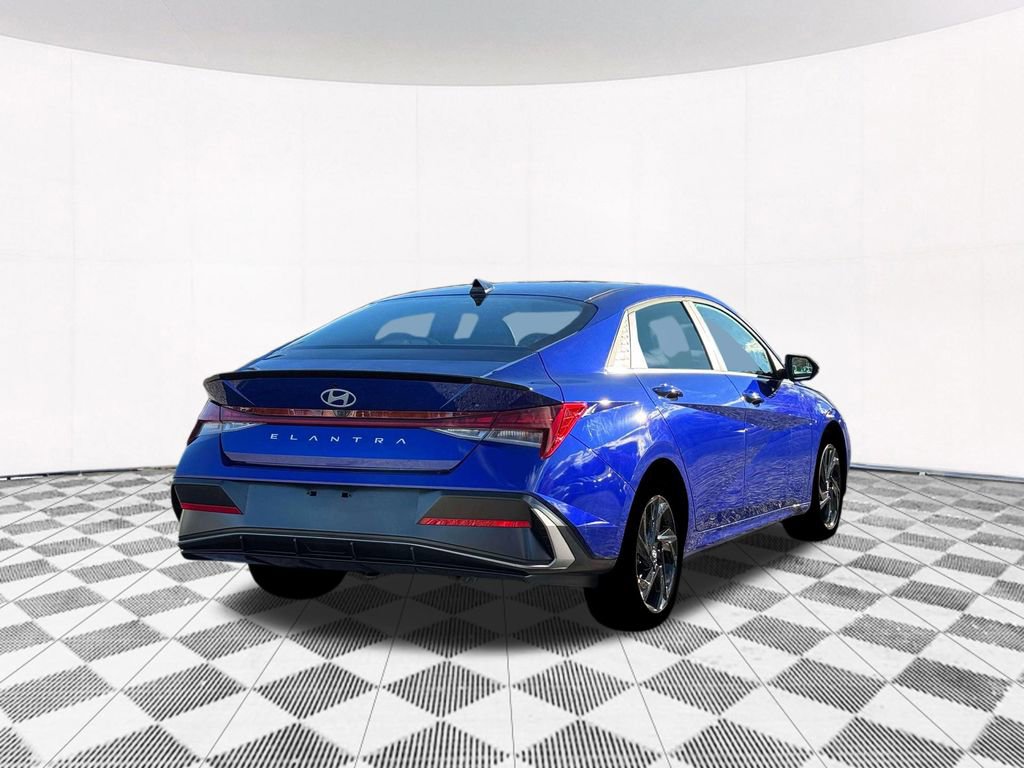 New 2026 Hyundai Elantra SEL Sport Premium FWD image 11