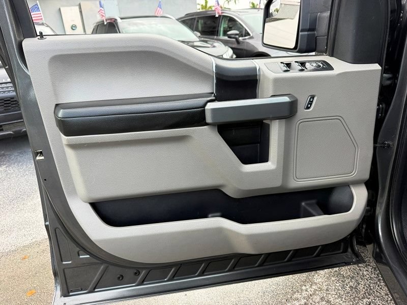 Used 2018 Ford F150 XLT w/ Trailer Tow Package RWD image 29