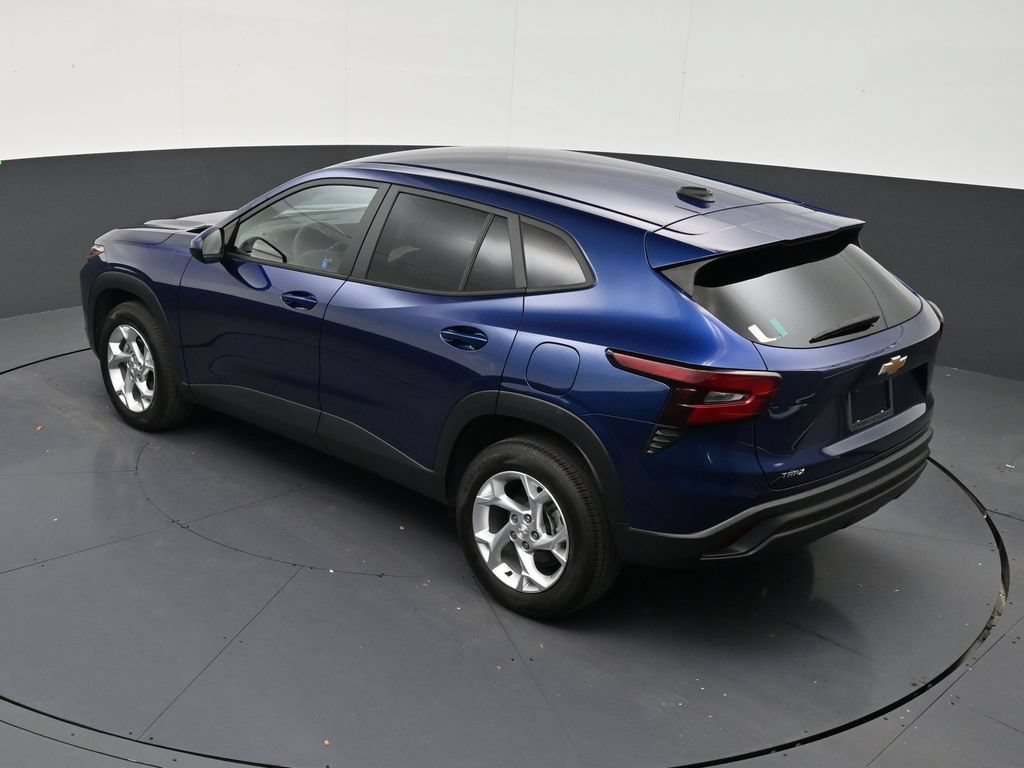 Used 2024 Chevrolet Trax LS w/ LS Convenience Package FWD image 13