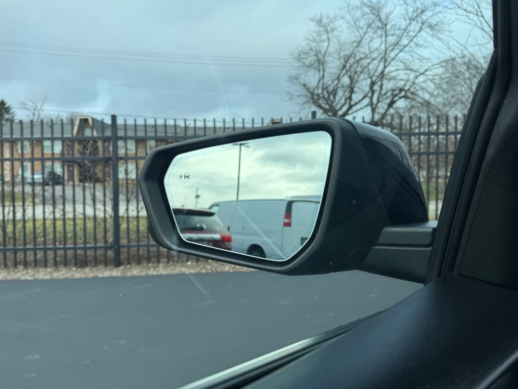 Used 2020 Chevrolet Equinox LT w/ Sport Edition image 16