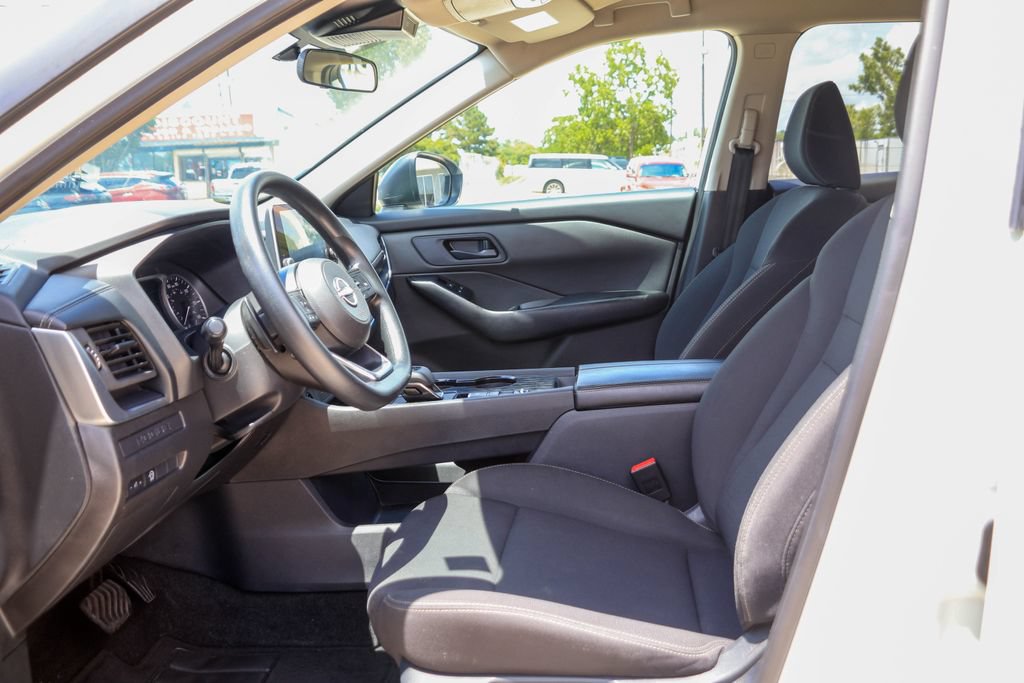 Used 2024 Nissan Rogue S FWD image 7