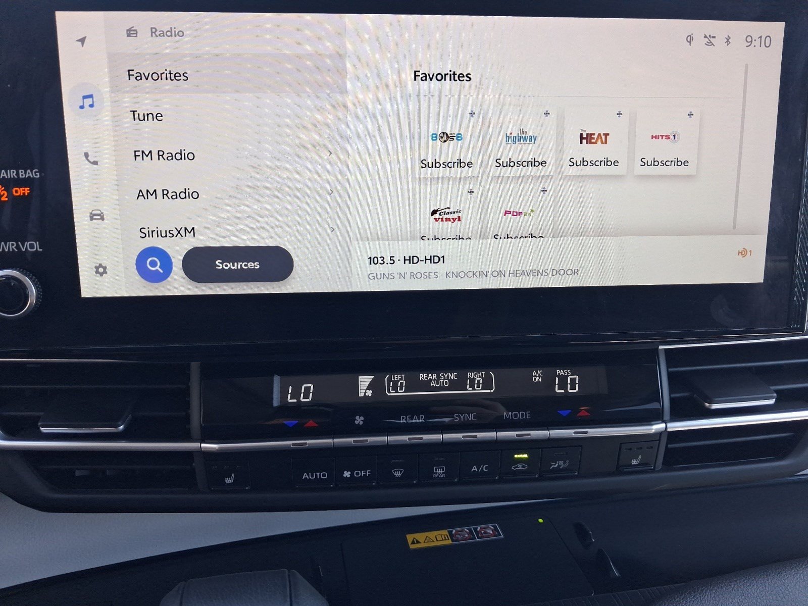 Certified 2025 Toyota Sienna XLE FWD image 18