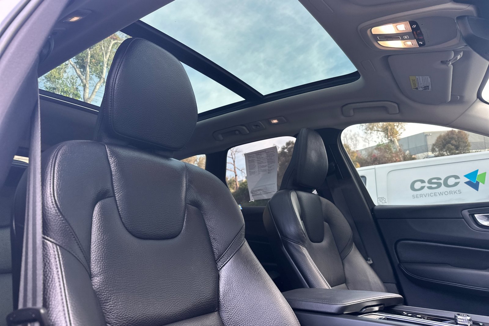 Certified 2025 Volvo XC60 T8 Plus w/ Protection Package Premier AWD/4WD image 20