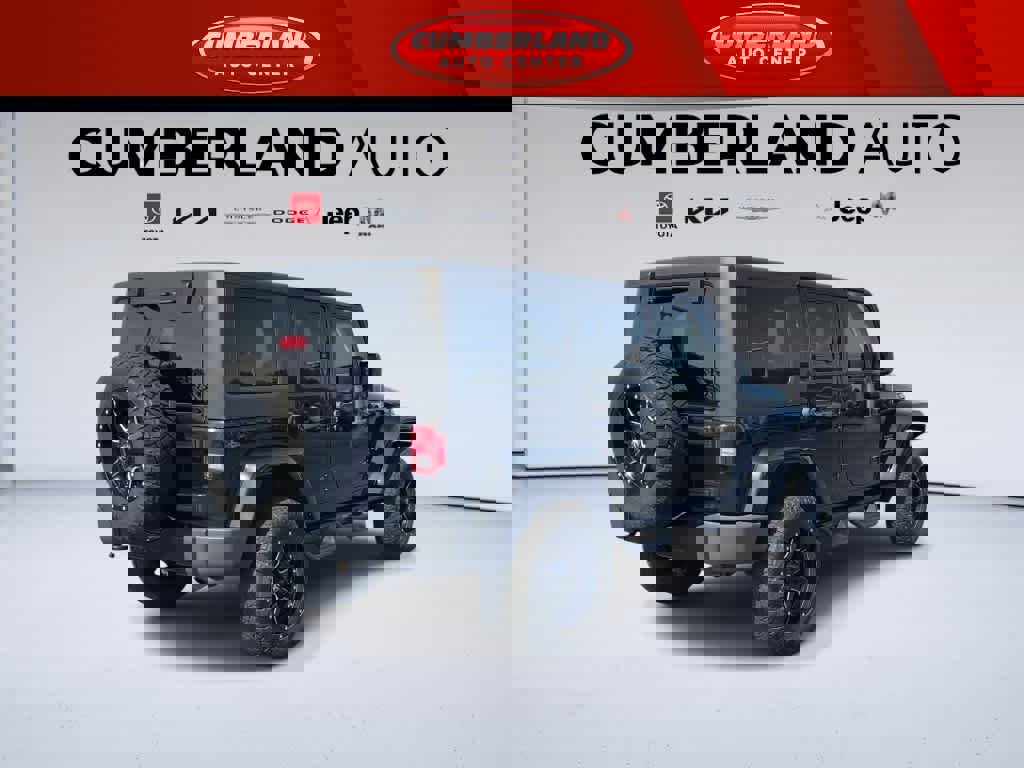 Used 2018 Jeep Wrangler Unlimited Sahara AWD/4WD image 8