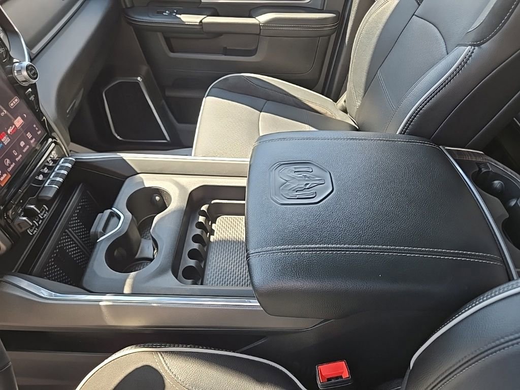 Used 2025 RAM 3500 Laramie w/ Sport Appearance Package AWD/4WD image 33