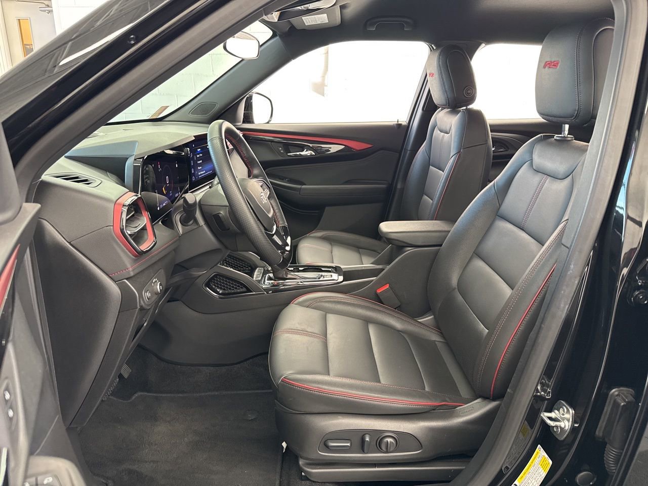 Used 2025 Chevrolet TrailBlazer RS w/ Driver Confidence Package image 13