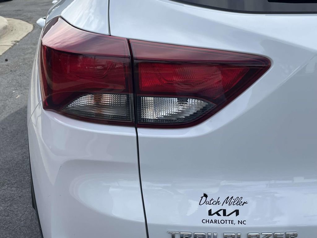 Used 2025 Chevrolet TrailBlazer LT image 12