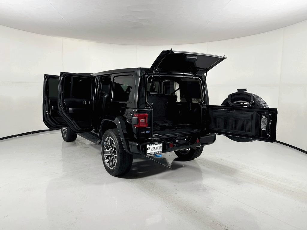 Used 2023 Jeep Wrangler Unlimited Sahara AWD/4WD image 23