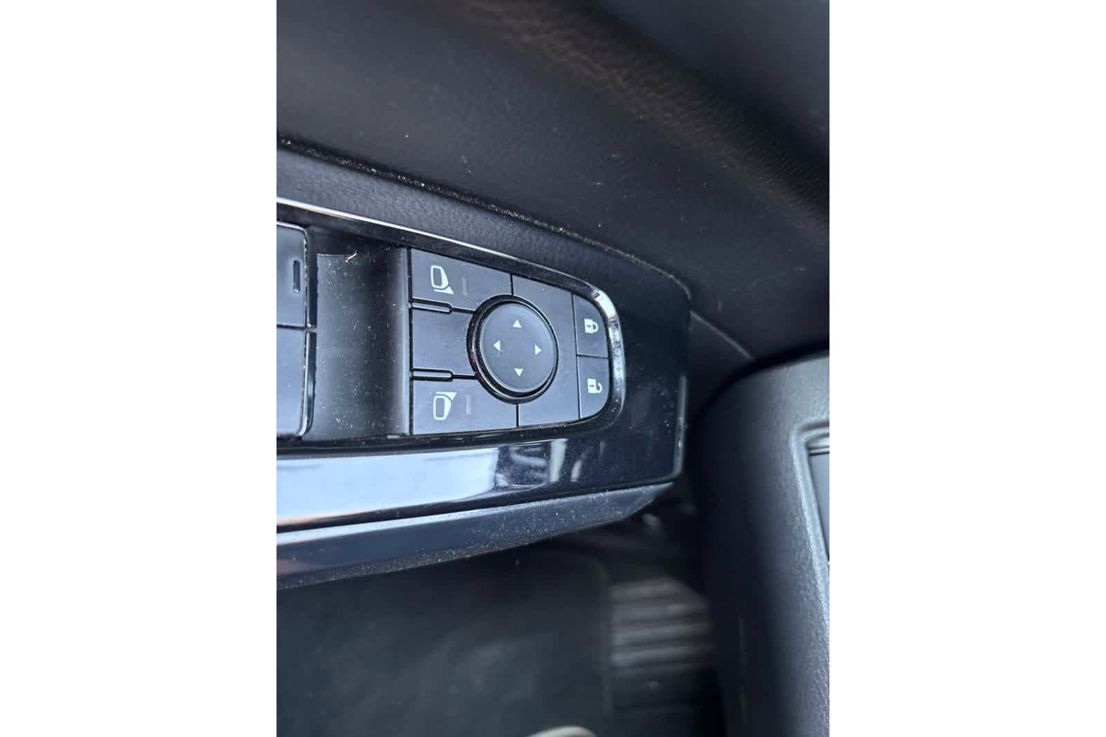 Used 2022 Nissan Pathfinder SV FWD image 20
