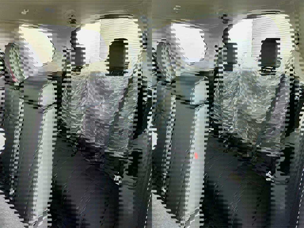 New 2025 Honda Pilot Touring image 32