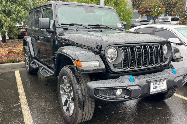 Used 2024 Jeep Wrangler Unlimited AWD/4WD image 5