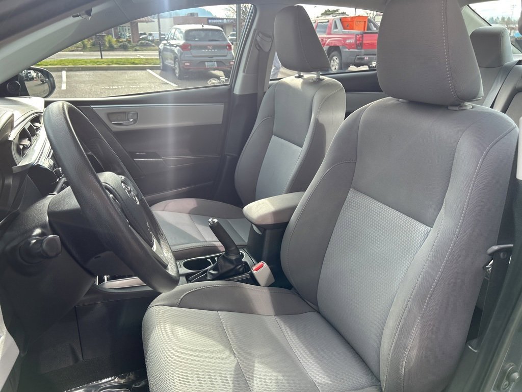 Used 2016 Toyota Corolla LE image 9