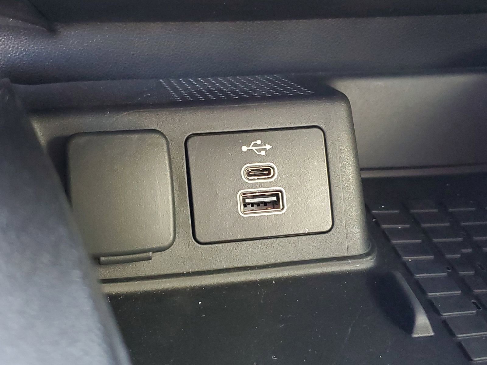 Certified 2025 Ford Bronco Sport Outer Banks w/ Outer Banks Tech Package+ image 27