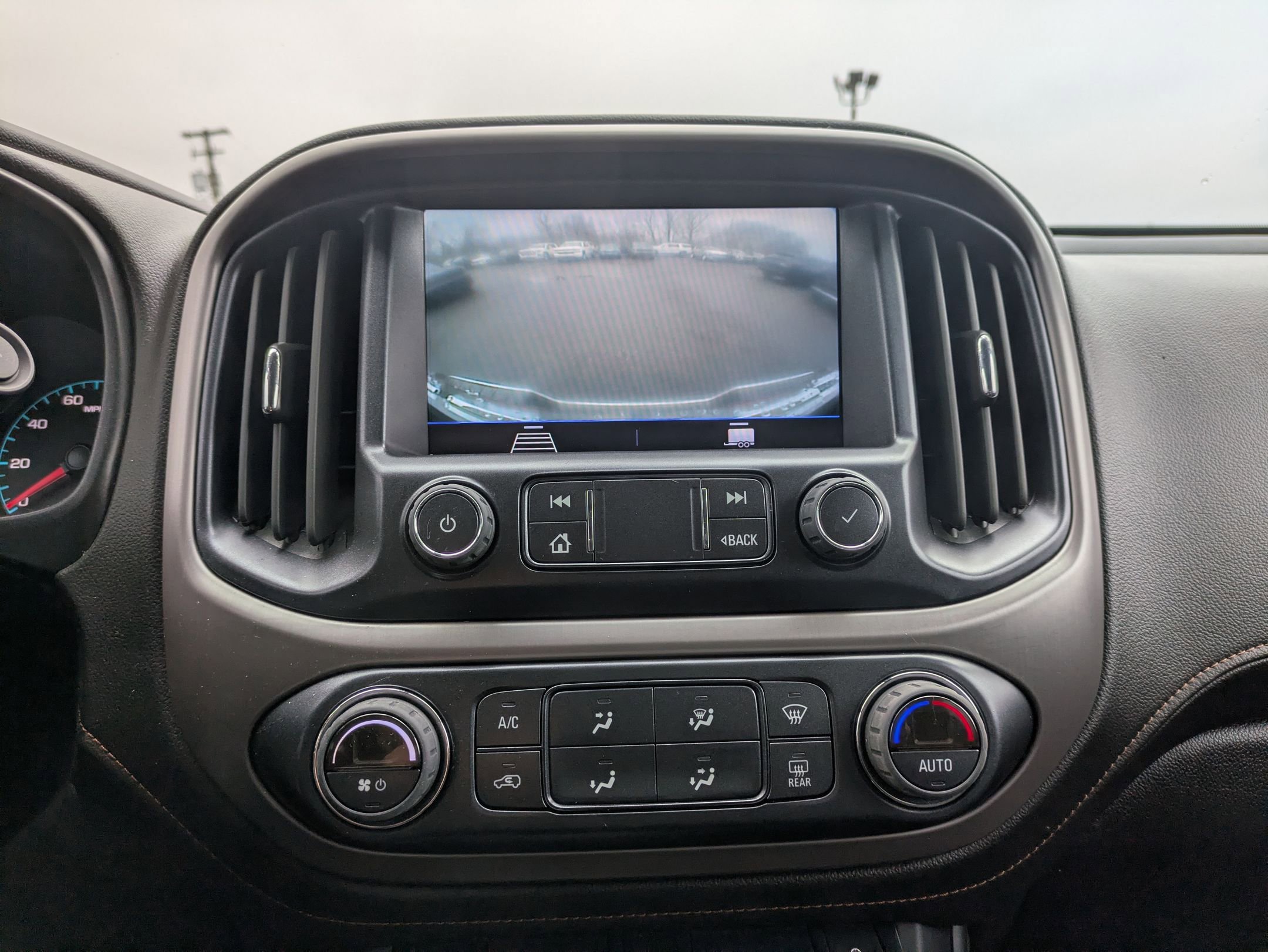 Used 2022 GMC Canyon AT4 w/ Trailering Package image 15