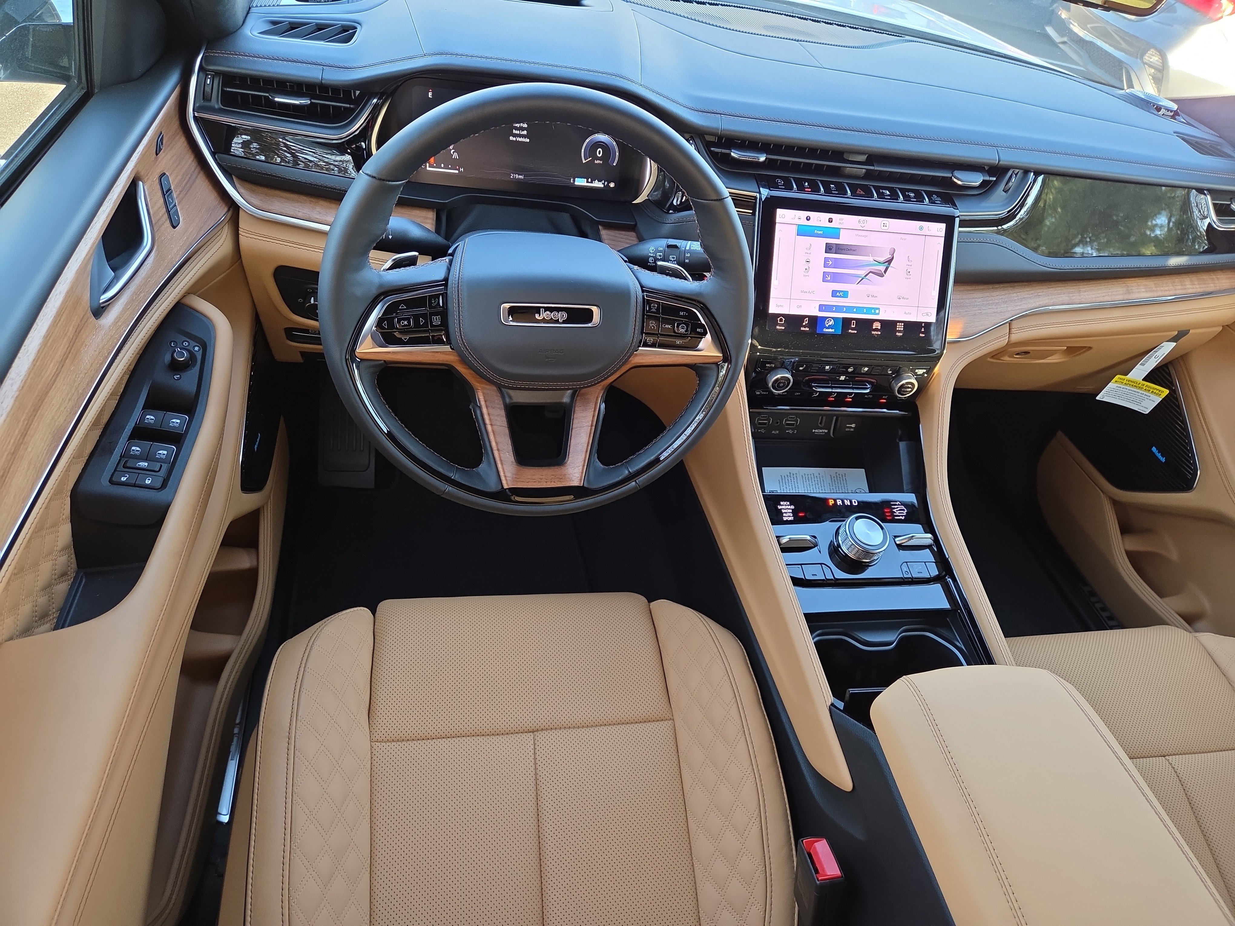 New 2025 Jeep Grand Cherokee Summit image 5