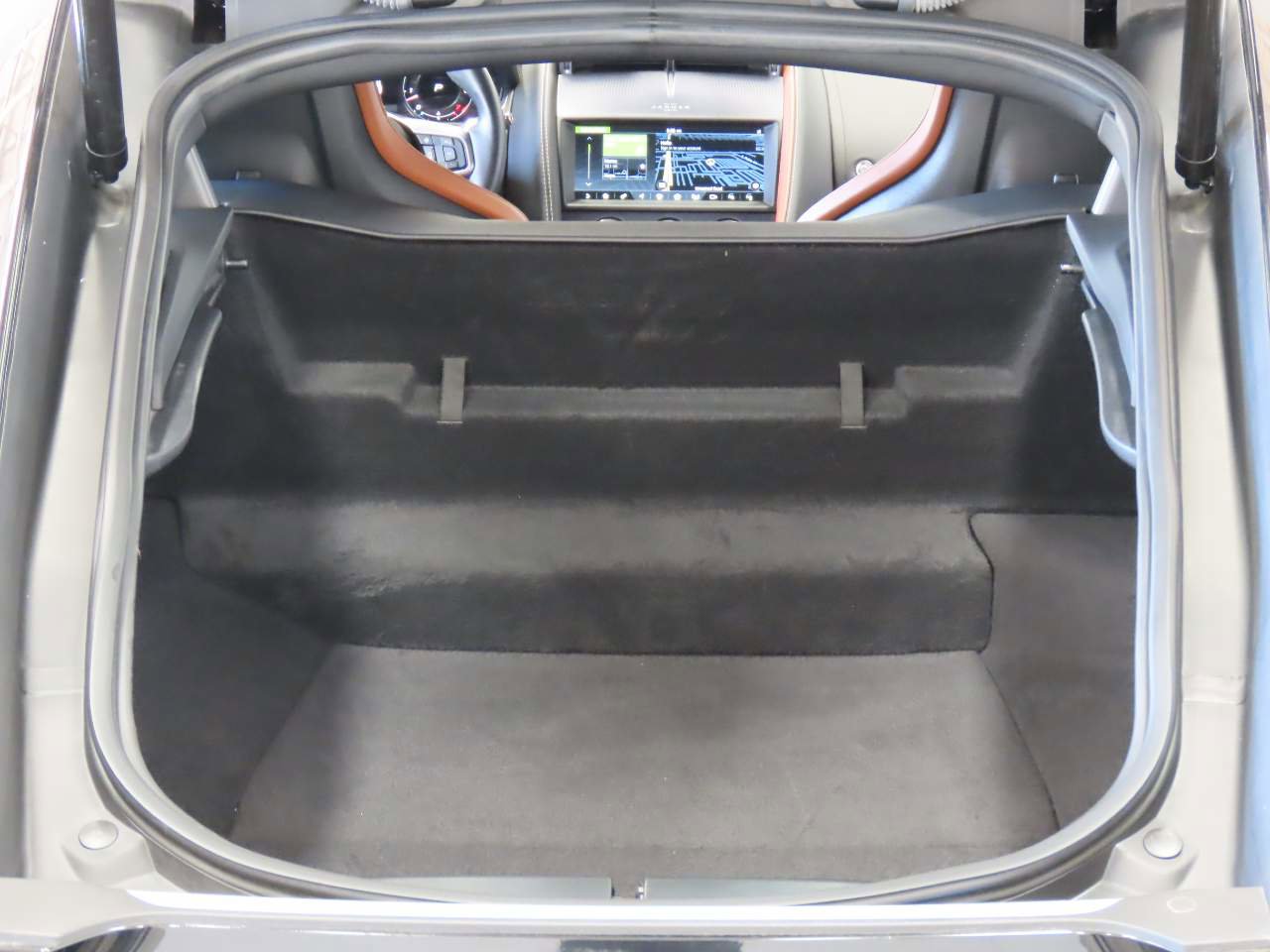 Used 2022 Jaguar F-TYPE R-Dynamic image 17