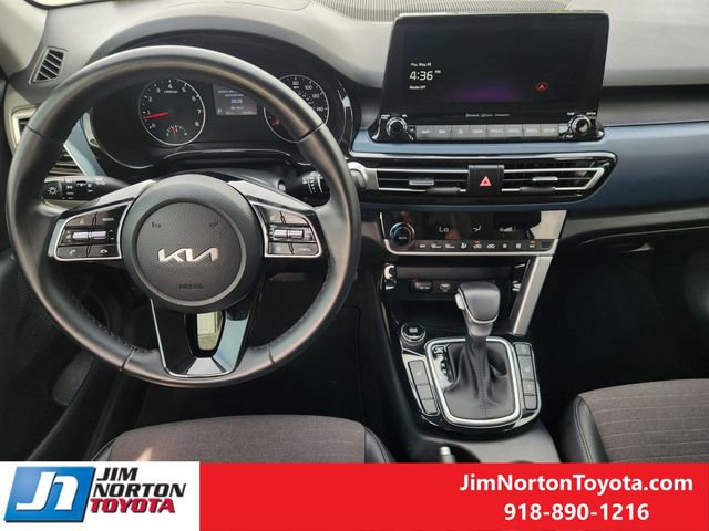 Used 2023 Kia Seltos S w/ Navigation Package AWD/4WD image 27