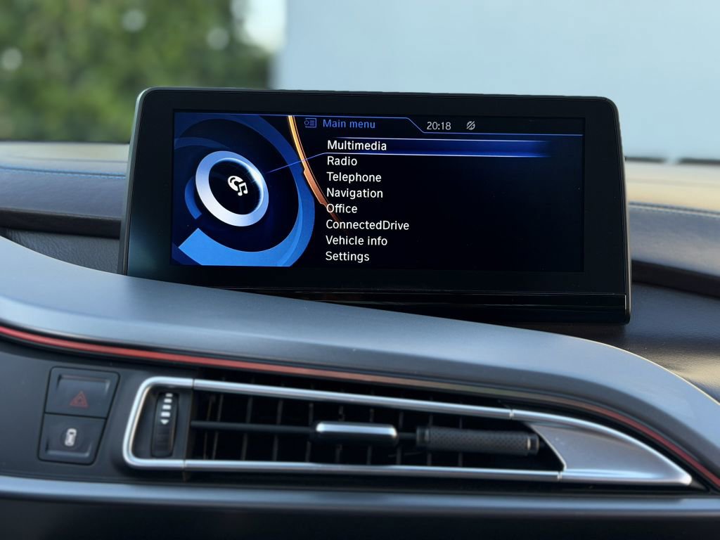 Used 2015 BMW i8 image 24