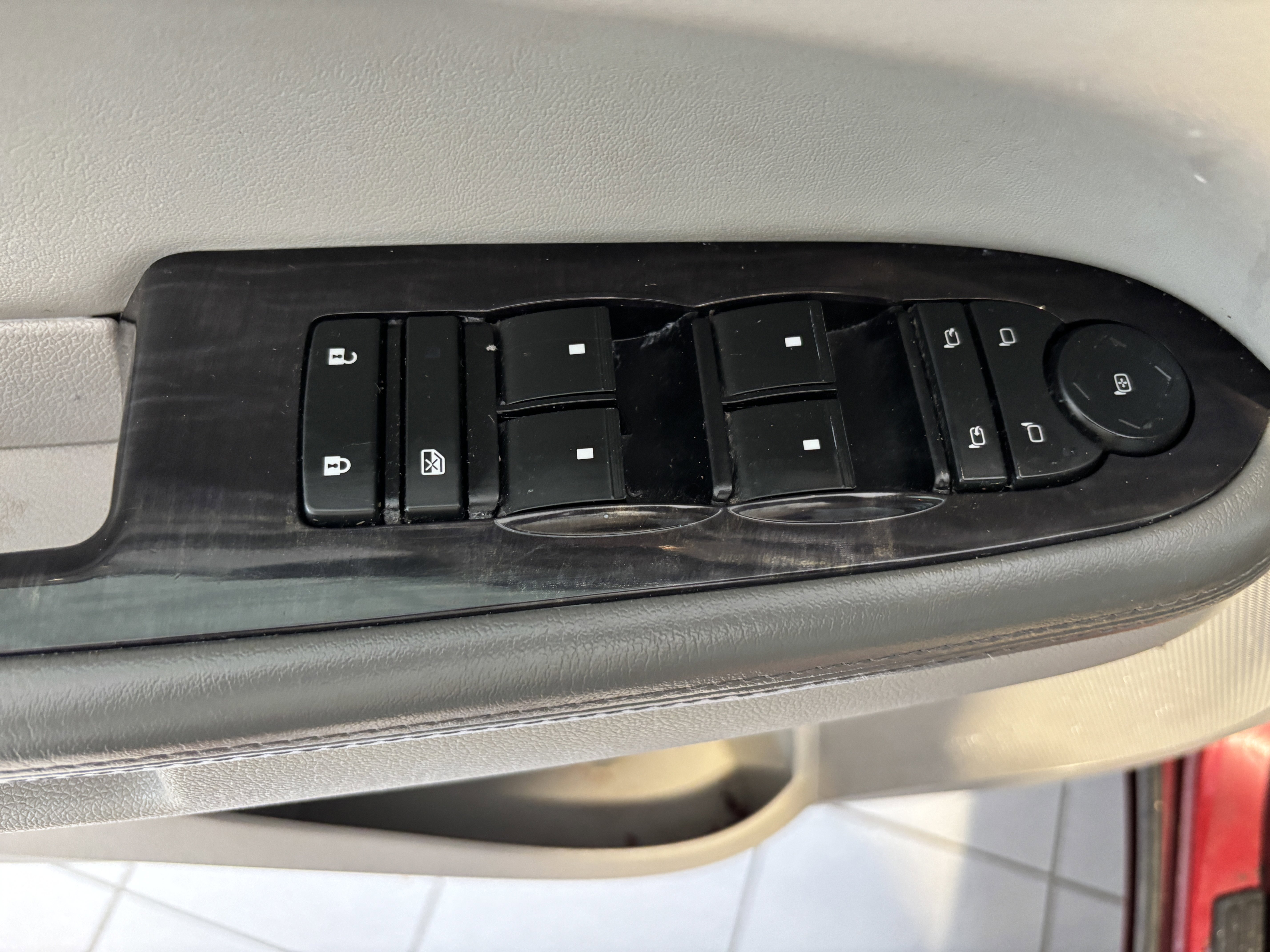 Used 2015 Buick Enclave Premium image 7