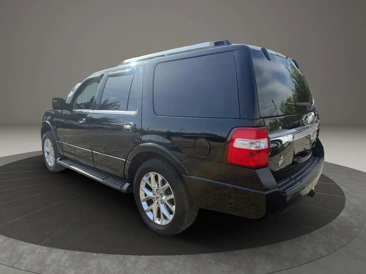Used 2017 Ford Expedition Limited AWD/4WD image 7
