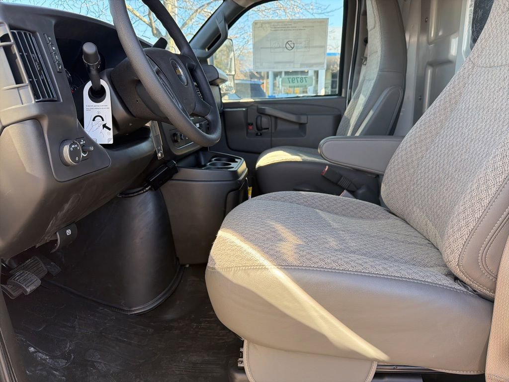 New 2025 Chevrolet Express 3500 w/ Power Convenience Package image 12