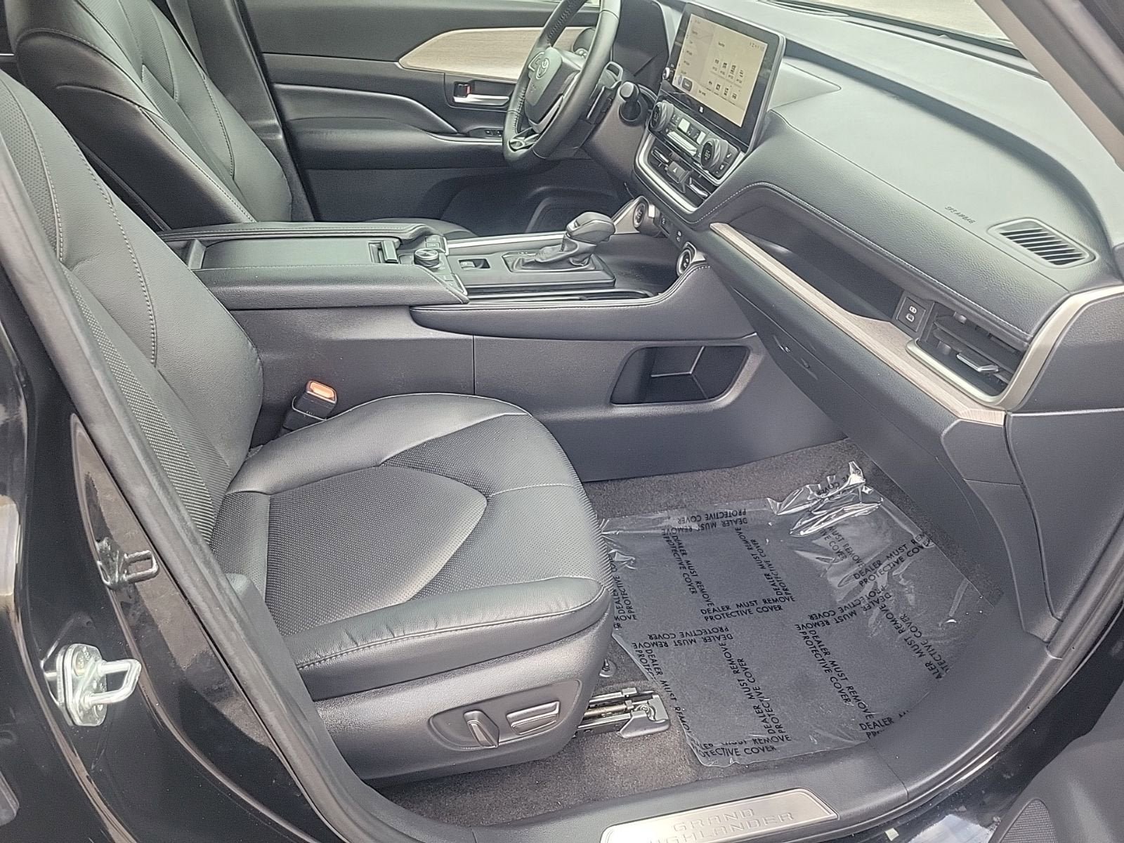 Used 2024 Toyota Grand Highlander AWD image 14
