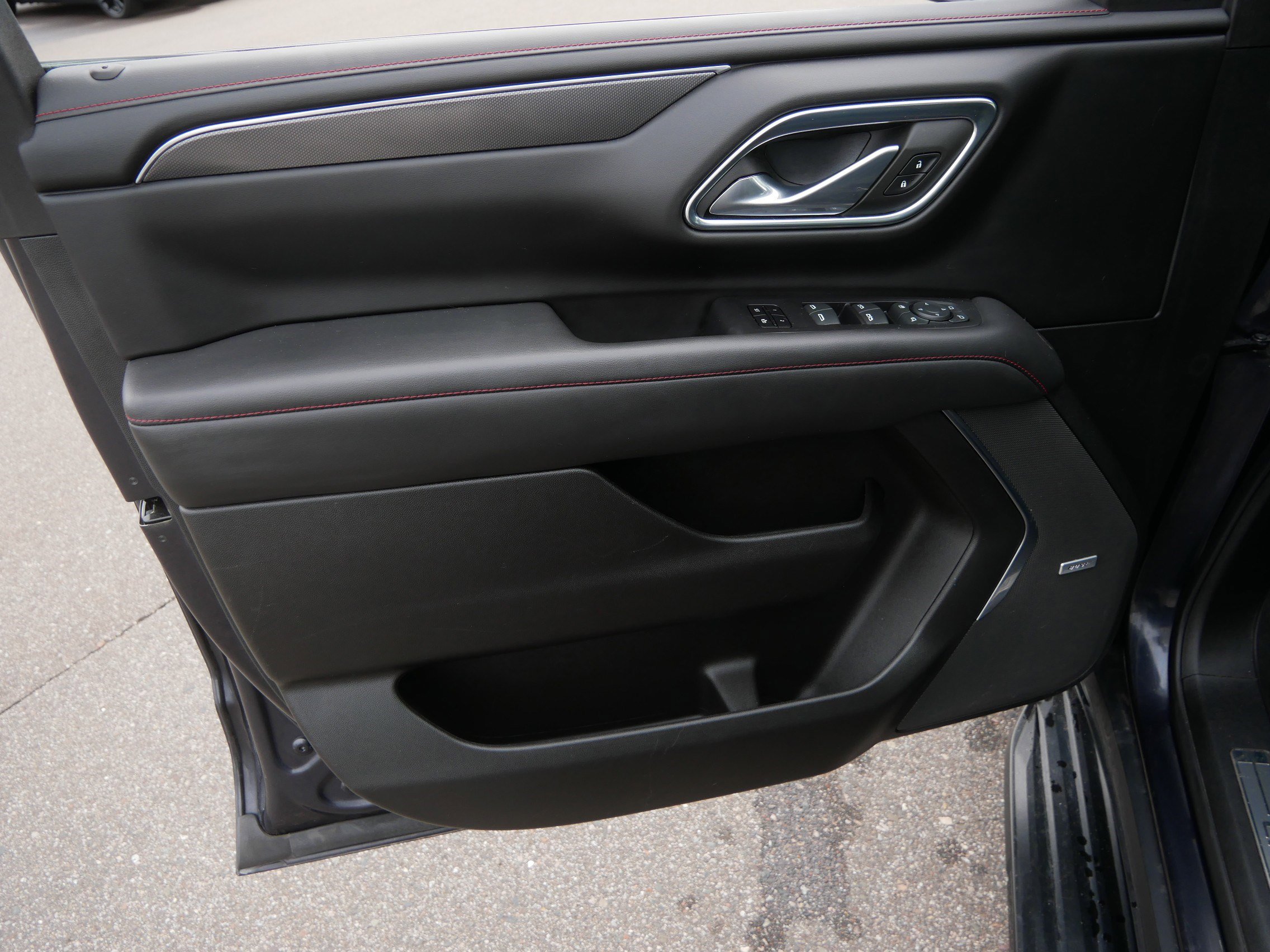 Used 2023 Chevrolet Suburban RST image 21