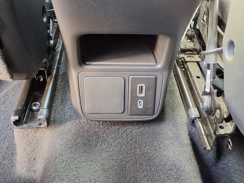 Used 2024 Buick Encore GX Sport Touring image 13