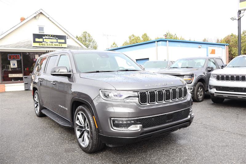 Used 2024 Jeep Wagoneer L Series II w/ Convenience Group I image 3
