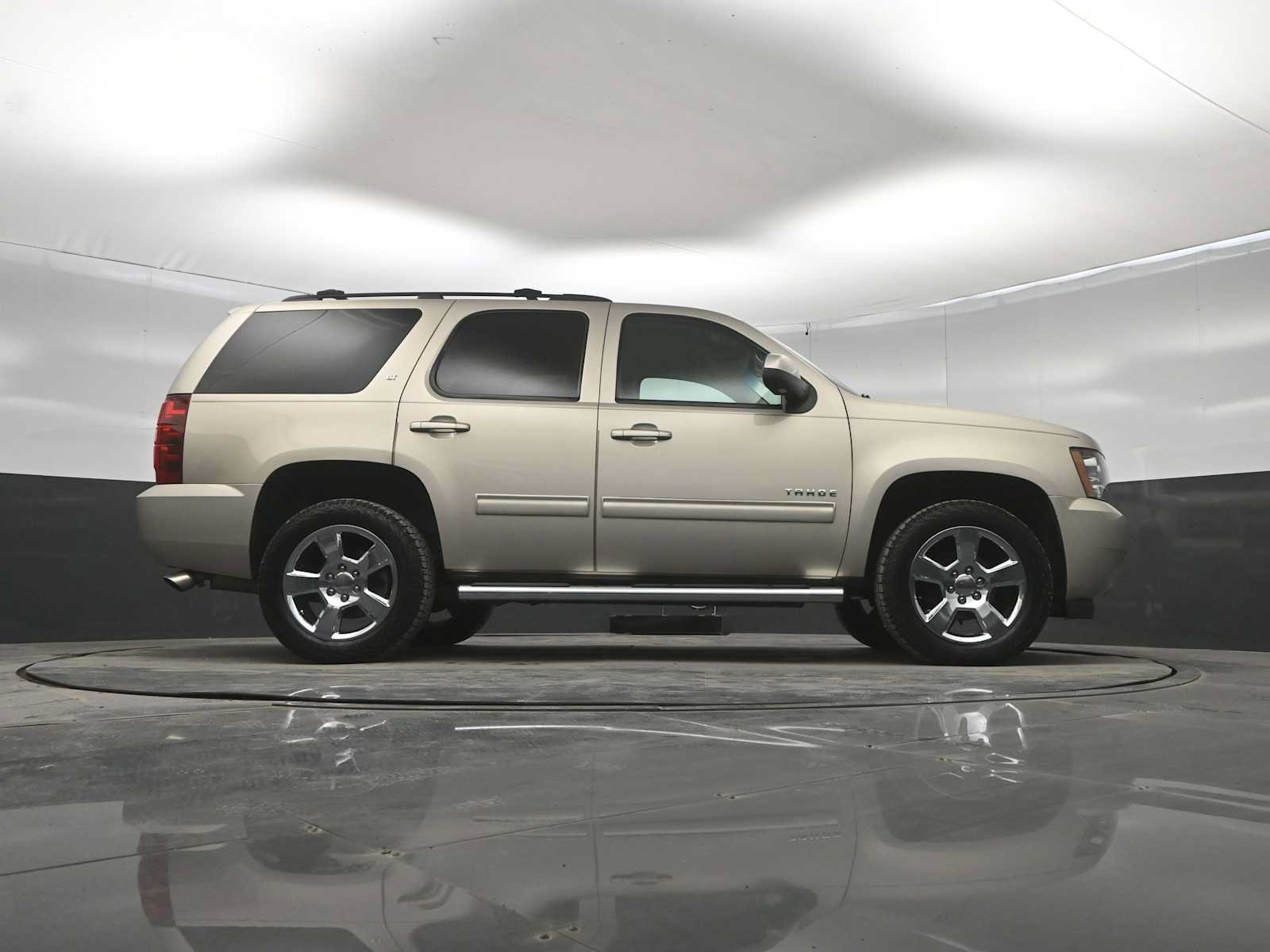 Used 2014 Chevrolet Tahoe LT w/ Luxury Package RWD image 40