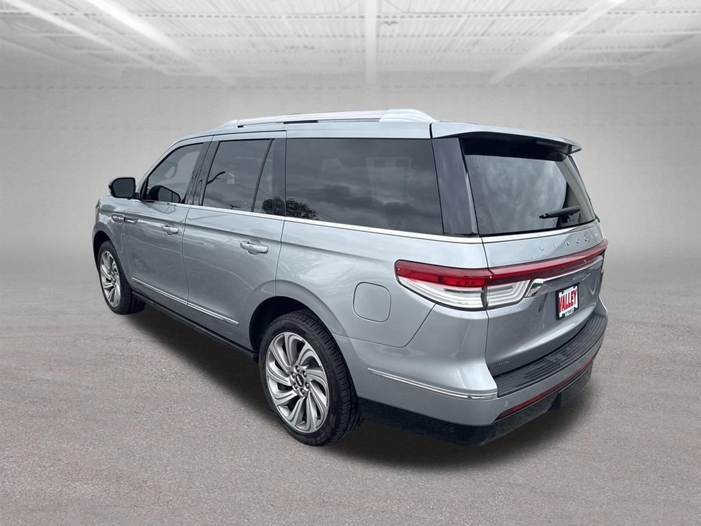 Used 2022 Lincoln Navigator Reserve AWD/4WD image 14